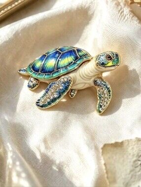 Beautiful Turtle Brooch NEW